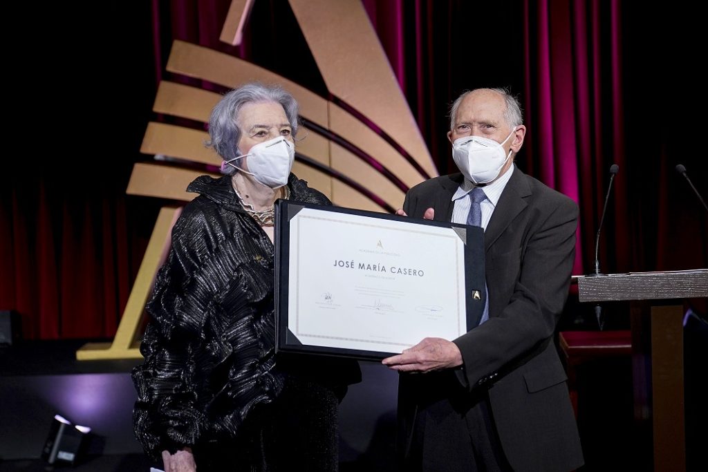 03- Isabel Yanguas presenta a José María Casero