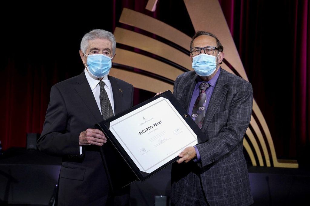 07- Augusto Macías presenta a Ricardo Pérez